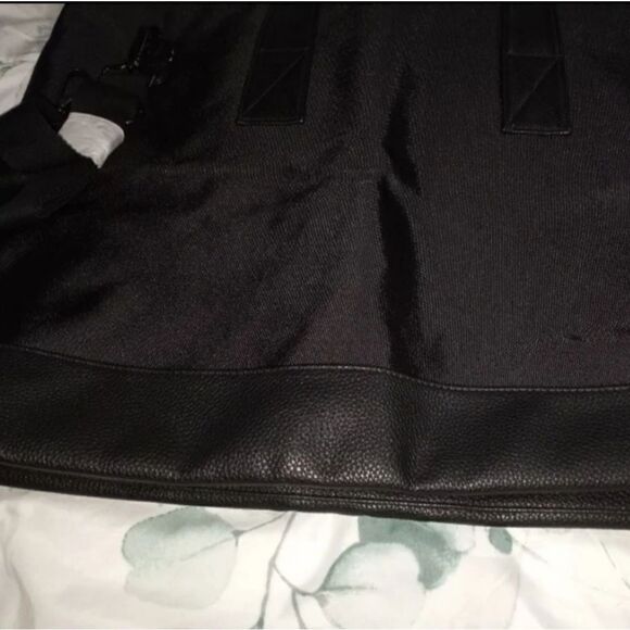 NewinBox YvesSaintLaurent Black CanvasTextile Leather 2Adjustable Straps 23"×15" - Picture 7 of 9